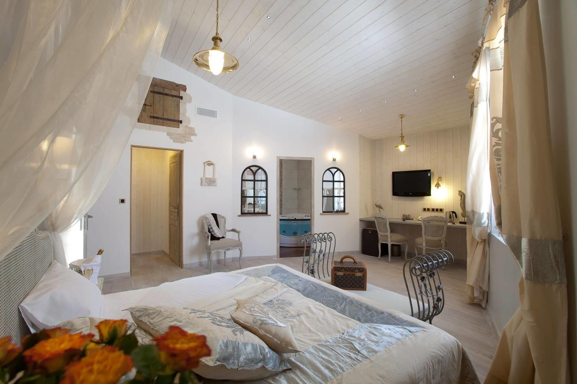 Chambre D'Hotes Hote Des Portes Ile De Re Les Portes-en-Re Luaran gambar